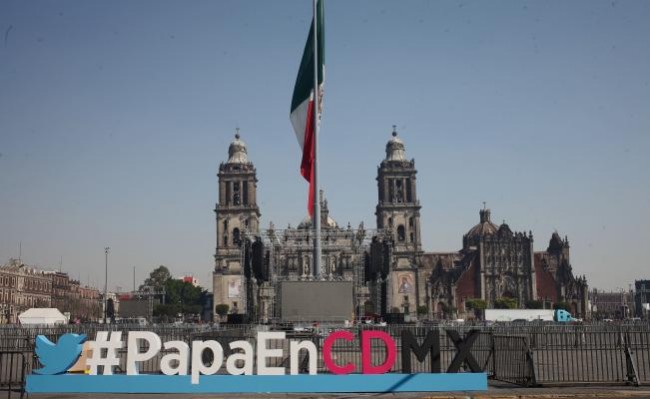 No impedirán pernoctar cerca del Zócalo por visita del Papa