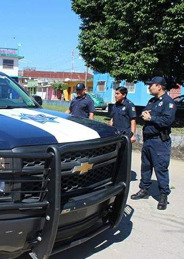 Denuncian  a policías de extorsión