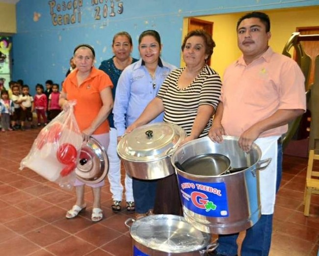 La alcaldesa Gabriela López, equipa al Cendi municipal