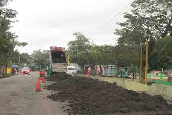 Implementa en Cunduácan  programa urgente de bacheo