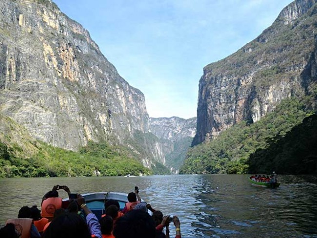 Muere hombre tras lanzarse en Cañón del Sumidero