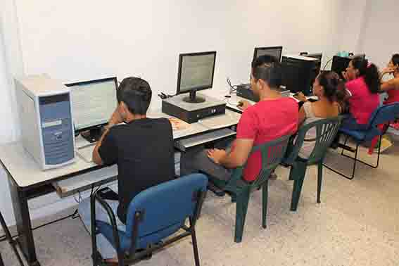 Educación básica para adultos,  acorde a las nuevas tecnologías