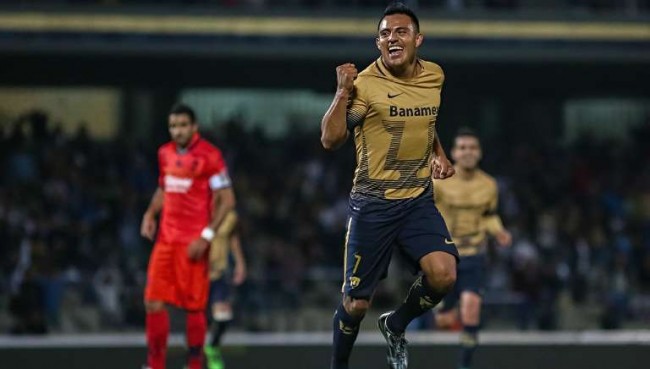 Pumas remonta y golea