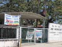Continua cerrada la  secundaria de Jalapa