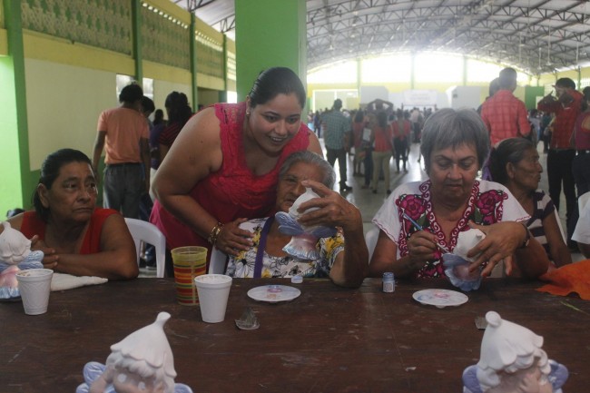 Auto empleamos a personas de la tercera edad: Campos