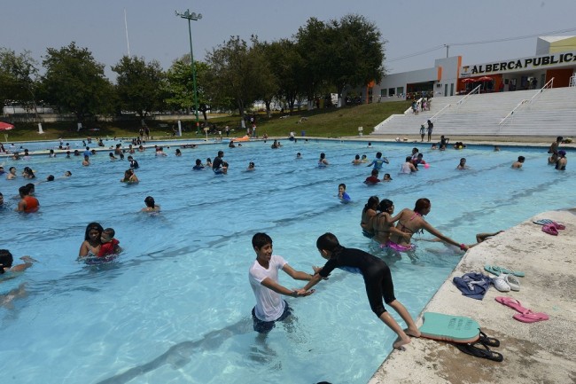 Gratis el acceso a la alberca de la Deportiva