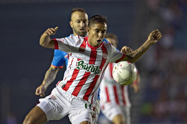 Necaxa pasa etiqueta de favorito a Veracruz