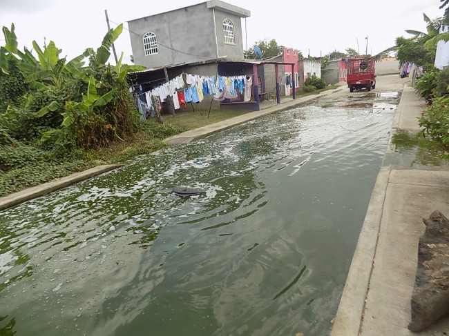 Solucionan problema de aguas negra en Iquinuapa