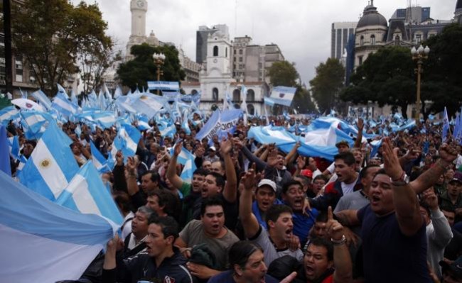 Agradecen argentinos a México exilio durante dictadura