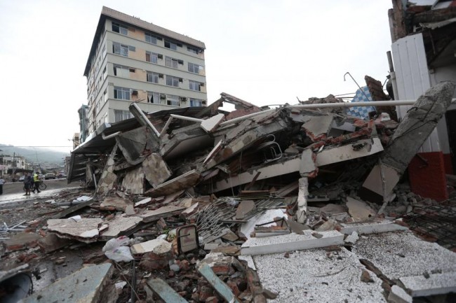 235 muertos por terremoto