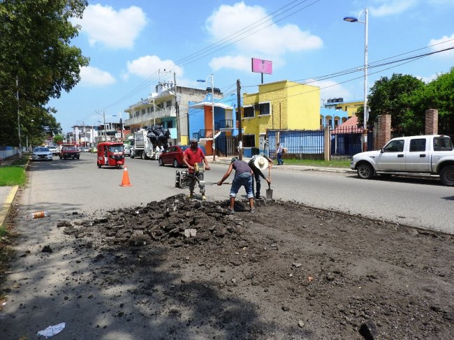 Aplican pavimentación asfáltica en 16 colonias