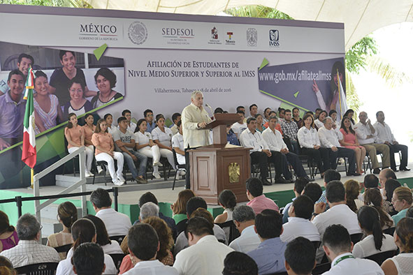 Afilian al IMSS a más  de 160 mil estudiantes