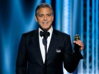Se disculpa con Clooney  por entrevista falsa