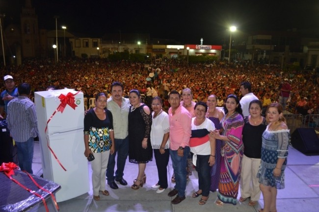 Festejan en grande a las mamás de Centla