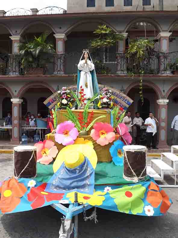 Enrama a  la virgen María