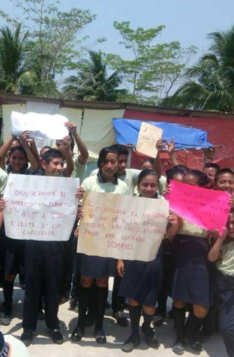 Reciben clases al aire libre