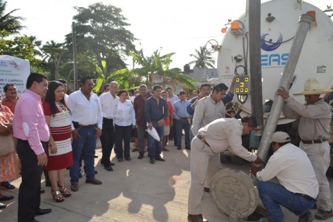 Realizan en Centla campaña de limpieza y desasolve