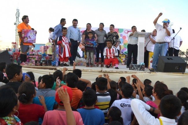 Festejan a niños de Centla