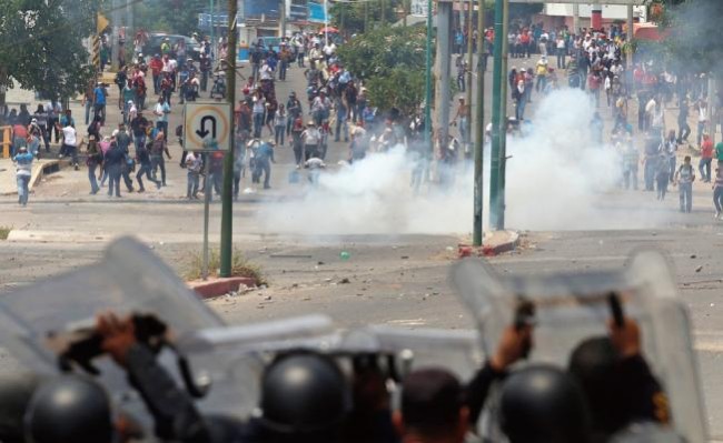 ‘Choques’ maestros y policías en Chiapas