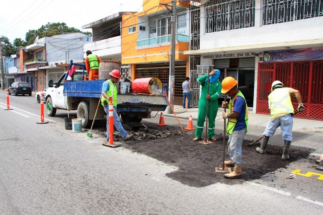 Bachean calles de 19 localidades de Centro