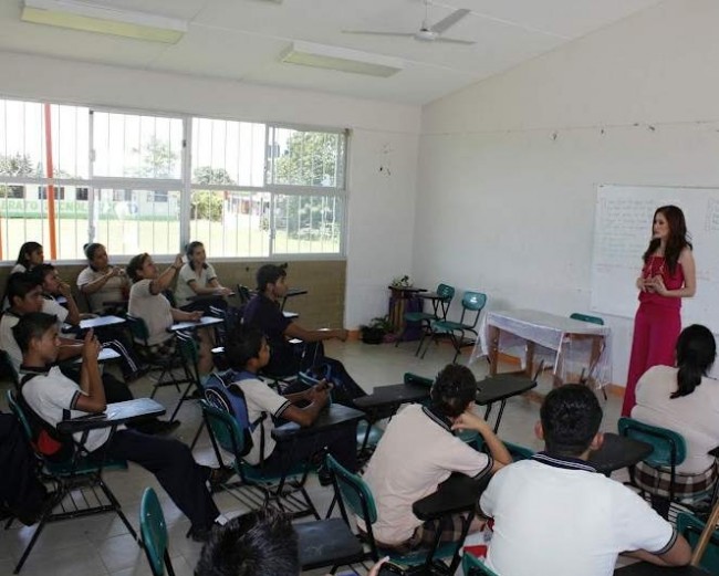 Reinician clases,  levantan plantón