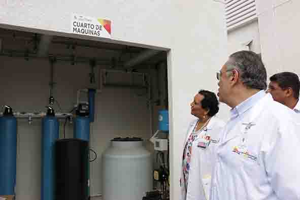 Supervisan obras en  Hospital de la Mujer