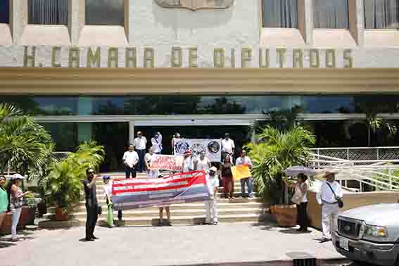 Marcha pacífica de policías