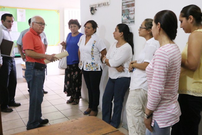 Dialoga secretario de Educación con maestros de Huimanguillo