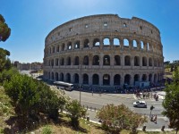 Resplandece el  Coliseo de Roma