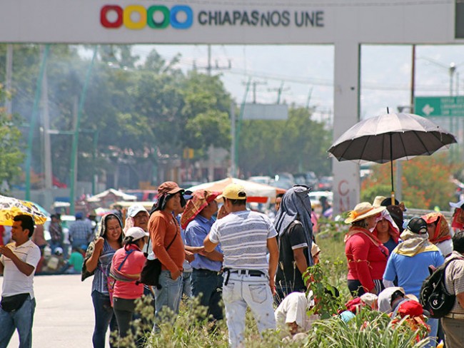 Bloquea CNTE accesos principales a T Gutiérrez