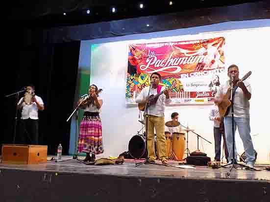 ‘Los Pachamama’ pusieron  a bailar y cantar al público