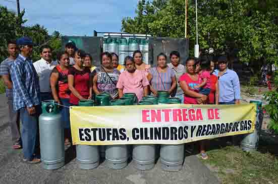 Continua entrega de ‘estufas  cilindros y gas doméstico’