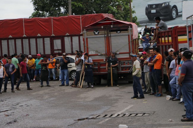 Arman tianguistas revuelta en la Central de Abasto