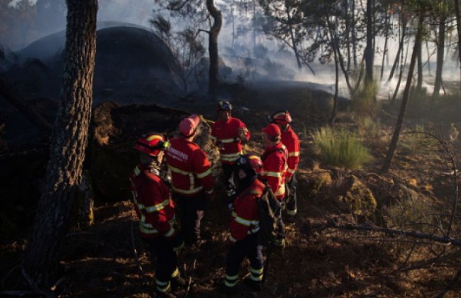 Arde isla francesa