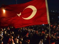 Detiene Turquía a seis generales tras fallido golpe
