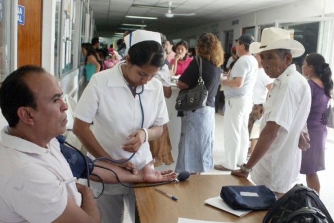 Autorizan 206 plazas para el sector Salud