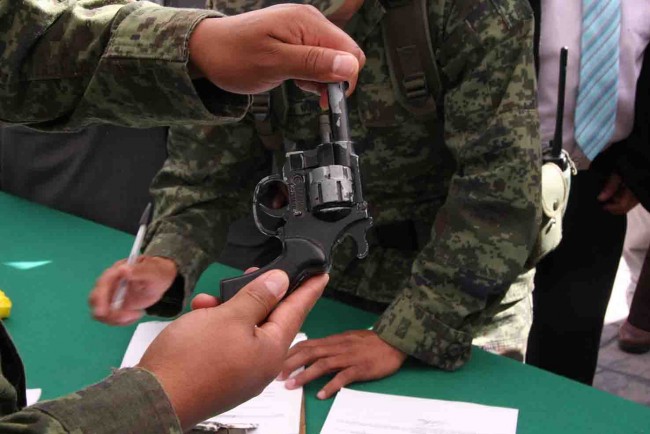 Continua la 38 Zona Militar el canje de armas en Jonuta