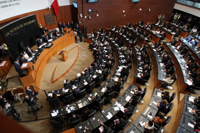 Senadores se consienten con pequeños lujos