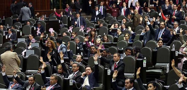 Acuerda Congreso no financiar muro fronterizo