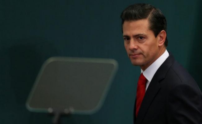 Evalúa Peña Nieto cancelar viaje a EU