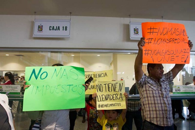 Protestan por gasolinazoen CDMX y varios estados