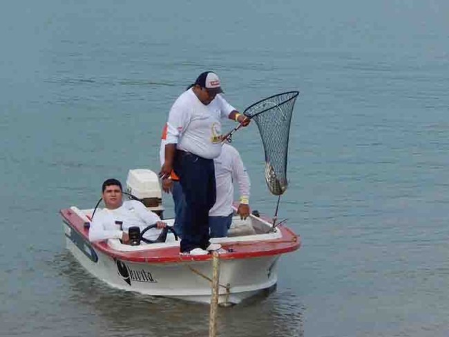 Pescadores internacionales en el Torneo del Robalo Jonuta 2017