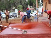 Pavimento hidráulico y estampado rojo en calles de Teapa