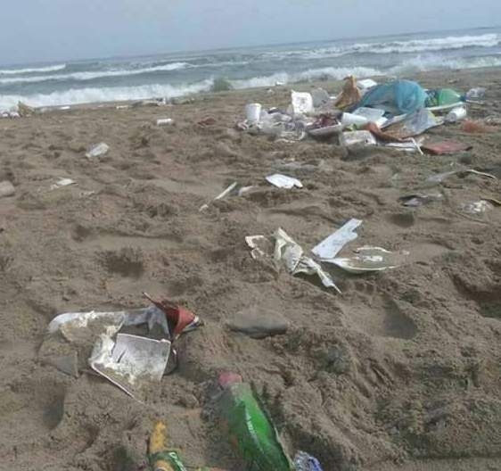 Dejan playas con basura