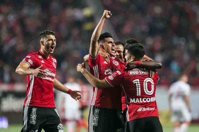 Xolos va por liderato ante  un Veracruz casi salvado