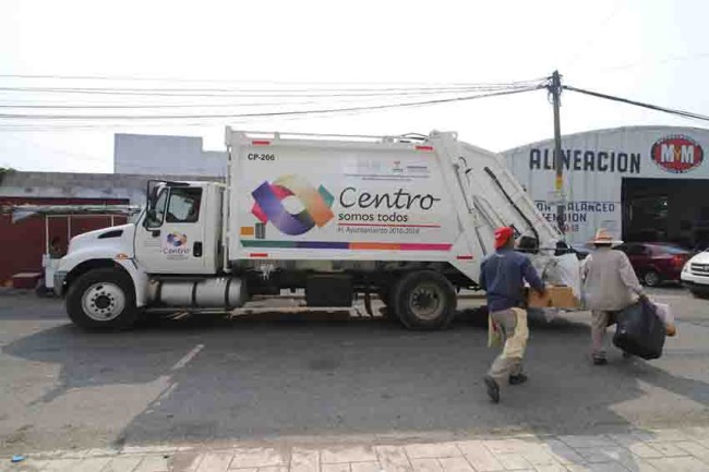 Fortalecen recolección de basura en Centro