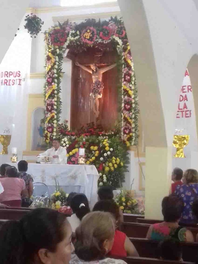 Con fé y respeto, católicos celebran al “Señor de Tila”