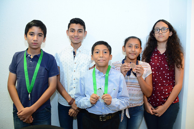 Premian a  ganadores en olimpiada de Matemáticas