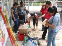 Entrega SE material de limpieza a escuelas afectadas por lluvias