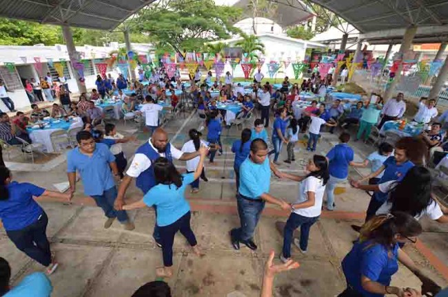 Festeja el CRIAT Día de la Familia